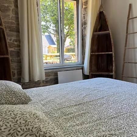 Maison Bretonne Typique Des Oiseaux A Beg Meil 度假居 *